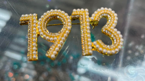 Gold 1913 Brooch
