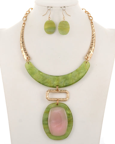 Regal in Pink and Green