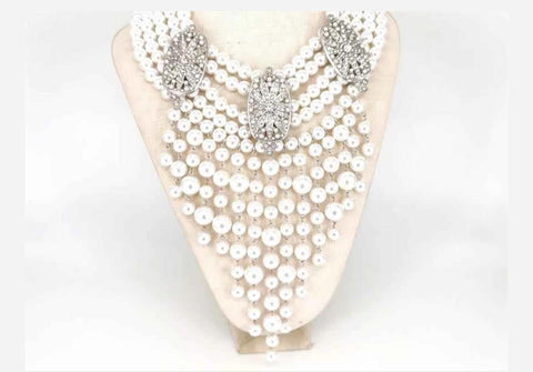 Rhinestones and Pearls Glamorous necklace