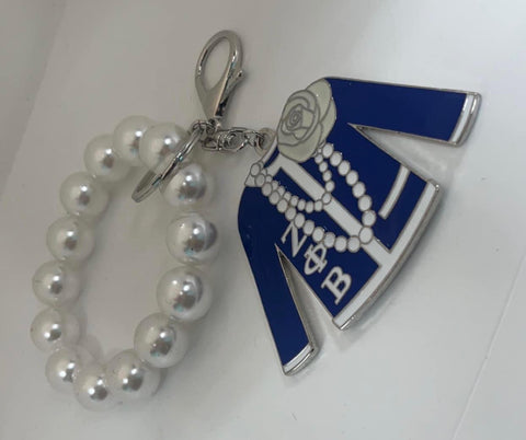 Zeta Sweater and Pearl keychain (small)