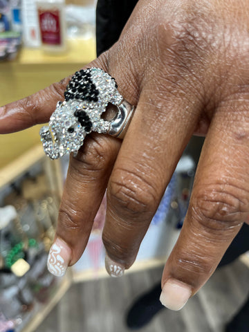 Black ele rhinestone ring