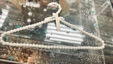 Pearl hanger